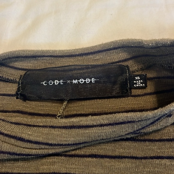 Code x Mode Green Black Striped Top Open Keyhole Back - Picture 2 of 4